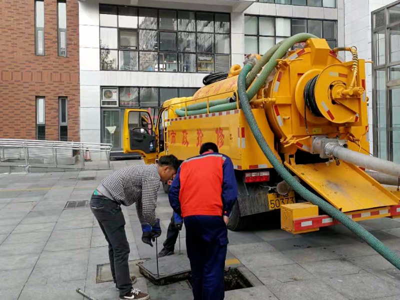 贵阳水管维修、热水器安装、化粪池清理、专业技术设备